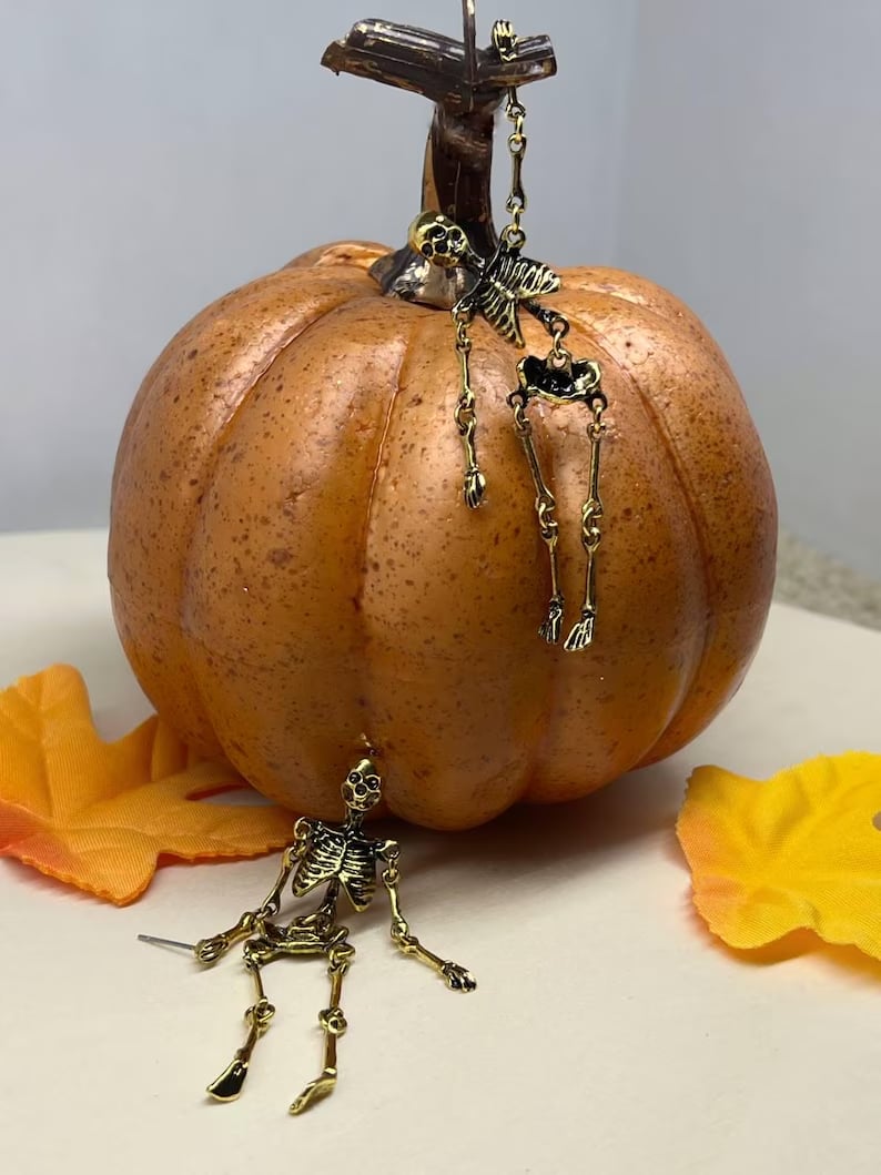 💀 Gull Skjelett Øredobber – Trendy & Unik Stil