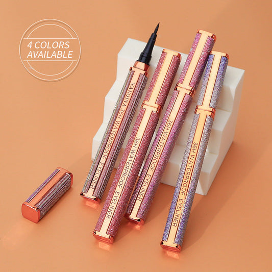 Farget vannfast eyeliner