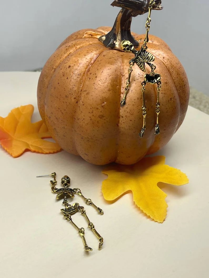 💀 Gull Skjelett Øredobber – Trendy & Unik Stil